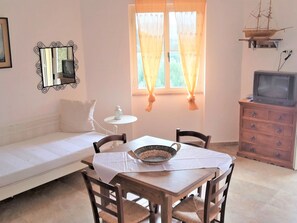 Dining - Apartment Agnese by Interhome (Badesi)