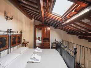 Internet - Mit Mezzanin und Schwimmbad, in einem Bauernhaus in den Hügeln by Interhome (Pesaro)