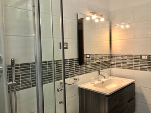 Towels - 'Villa verde' in Strandnähe by Interhome (Badesi)