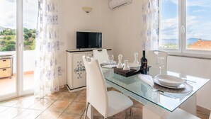 Unclassified image, 3 of 28, button - Chicke Pentawohnung by Interhome (Badesi)