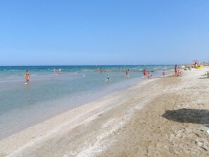 Beach - in der Gegend zwischen Meer und Berghang by Interhome (Cartoceto)