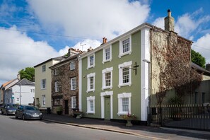 Exterior - The Meeting House (Newton Abbot)