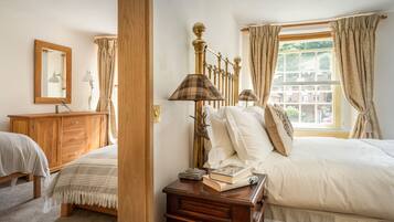 5 bedrooms, individually decorated, individually furnished, free WiFi