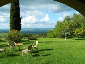 Outdoor dining - Haus Claudia mit schönem Garten by Interhome (Castiglione d'Orcia)