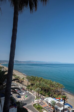 Garden - Apartment in Torremolinos Near Playa Bajondillo (Torremolinos)