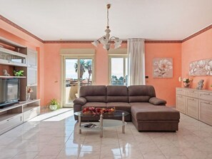Living area - Ebene zwischen dem Ätna und dem Sizilianischen Meer by Interhome (Mascali)