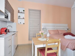 Dining - Romantisches Zimmer mit Jacuzzi by Interhome (Scicli)