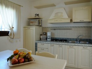 Fridge, microwave, cookware/dishes/utensils - Neue fantastische Casa degli Ulivi privaten Pool by Interhome (Martina Franca)