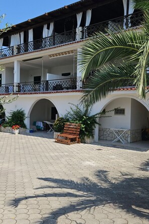 Exterior - Zwei-Zimmer-Penthouse-Wohnung mit Terrasse mit Meerblick by Interhome (Peschici)
