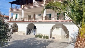 Exterior - Apartment  by Interhome (Peschici)