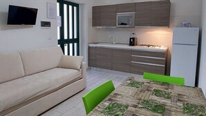 Interior - Apartment  by Interhome (Peschici)