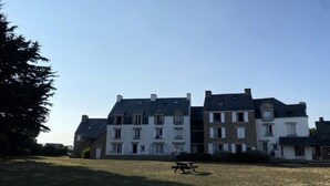 Unclassified image, 2 of 3, button - Apartment in Fogeo Near Scenic Beach (Arzon)
