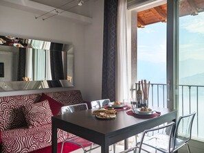 Dining - Beatrice - Haus mit Pool und Terrasse am Iseosee by Interhome (Fonteno)