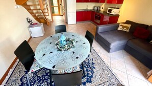 Unclassified image, 3 of 18, button - 'Soffio di Rugiada by Interhome (Fonteno)