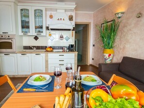 Dining - Mantegna - garten mit seeblick und schwimmbad by Interhome (Fonteno)