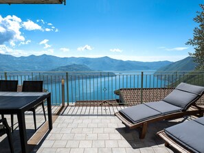 Outdoor dining - Mantegna - garten mit seeblick und schwimmbad by Interhome (Fonteno)