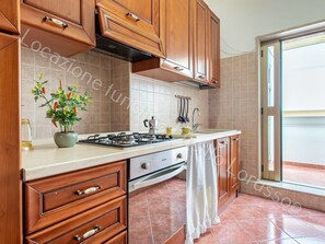 Fridge, oven, cookware/dishes/utensils - Lorusso touristischer Standort by Interhome (Andria)