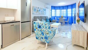 Unclassified image, 3 of 50, button - ADELFAS I - 12 by Interhome (El Carmoli)