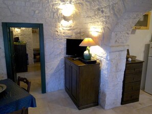 Interior - Trullo Panorama - Exklusiver privater Pool by Interhome (Locorotondo)