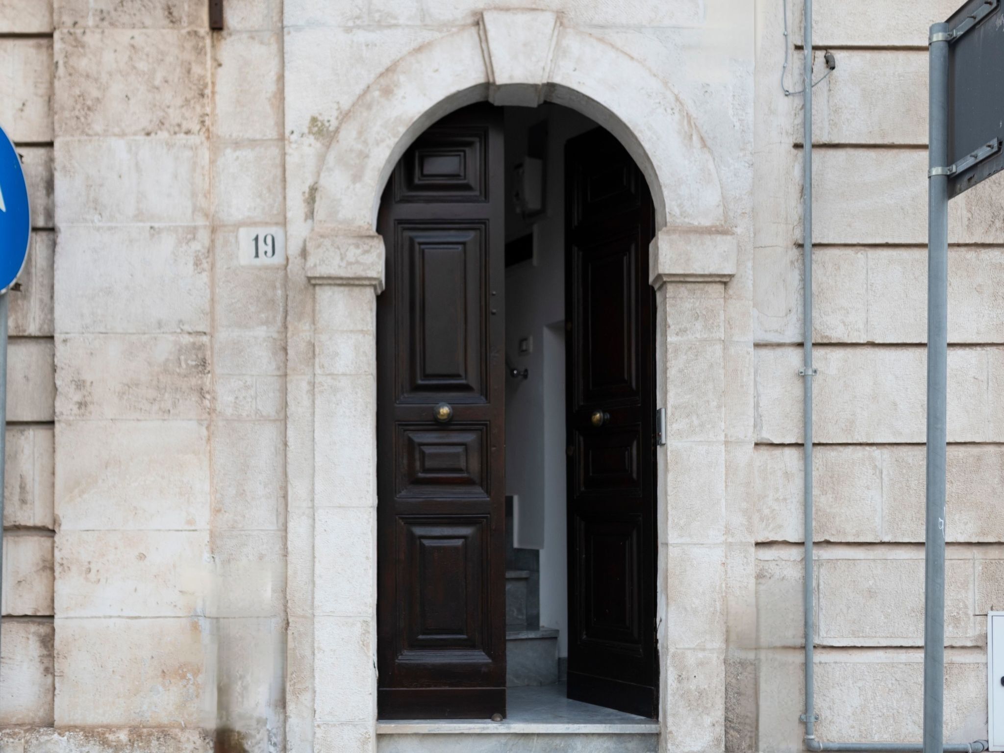 تفاصيل الفندق من الخارج