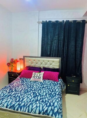2 bedrooms, bed sheets - Modern Apartment near Highway & City Entrance (Tamansourt)