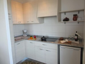 Fridge, microwave, cookware/dishes/utensils - mit Balkon by Interhome (Miami Platja)