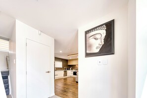 Interior - Auckland Airport Abode 2 x ensuites (Papatoetoe Auckland)