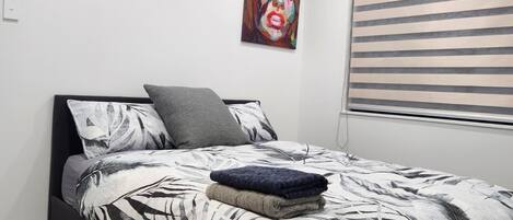 2 slaapkamers, een strijkplank/strijkijzer, wifi, beddengoed