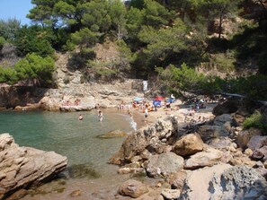Beach - Villa mit Charme - Privatpool für Familien by Interhome (Sa Riera)