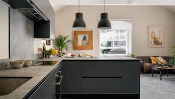 Dishwasher, cookware/dishes/utensils