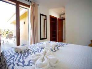 5 bedrooms, Internet - Can Vanrell, mit Schwimmbad, Jacuzzi und Rasenfläche. by Interhome (Muro)