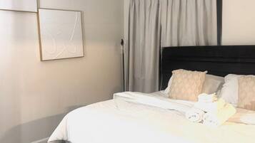 4 bedrooms, iron/ironing board, WiFi, bed sheets