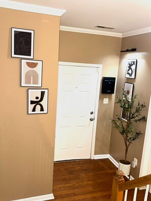 المنشأة من الداخل