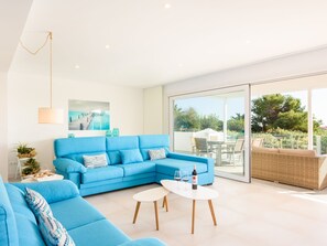 Living area - Villa Lucia mit Meerblick und Pool in Santo Tomas by Interhome (Es Migjorn Gran)