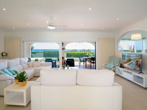 Living area - Villa Ponti A5 - direkt am Meer by Interhome (Es Migjorn Gran)