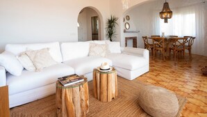 Living area - Villa Margarita in Son Bou mit Pool und Meerblick by Interhome (Son Bou)