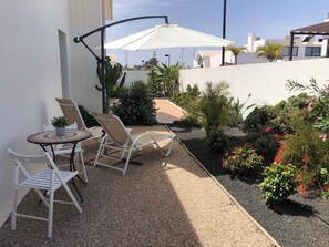 Outdoor dining - Wohnung mit Schwimmbad by Interhome (Playa Blanca)