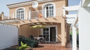 Outdoor dining - CASA  PLAYA by Interhome (Castillo Caleta de Fuste)