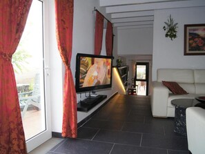 TV, fireplace, DVD player - Castillo Lanzarote Villa Winni by Interhome (La Asomada)