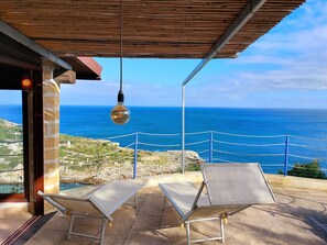 Terrace/patio - Buchtblick-Villa am Meer mit exklusivem Pool by Interhome (Marina Serra)