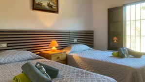 Room - Wunderschön gelegenes Ferienhaus mit privatem Pool by Interhome (Málaga / Antequera)
