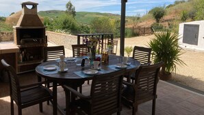 Outdoor dining - Wunderschön gelegenes Ferienhaus mit privatem Pool by Interhome (Málaga / Antequera)