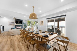 Dining - Lakefront Retreat w/ Hot Tub & Stunning Views (Hollister)