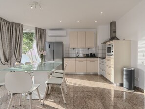 Fridge, microwave, oven, dishwasher - in Adeje mit privatem Pool by Interhome (Armeñime)