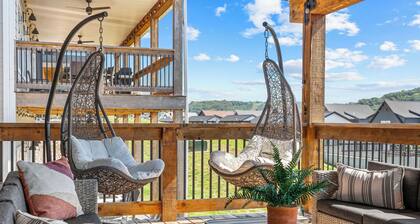 Indoor-Outdoor Pools!Lake Views! Fire Pit/Hot Tub!