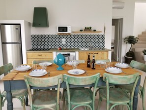Fridge, microwave, dishwasher, cookware/dishes/utensils - Suite mit Meerblick by Interhome (Porto Cesareo)