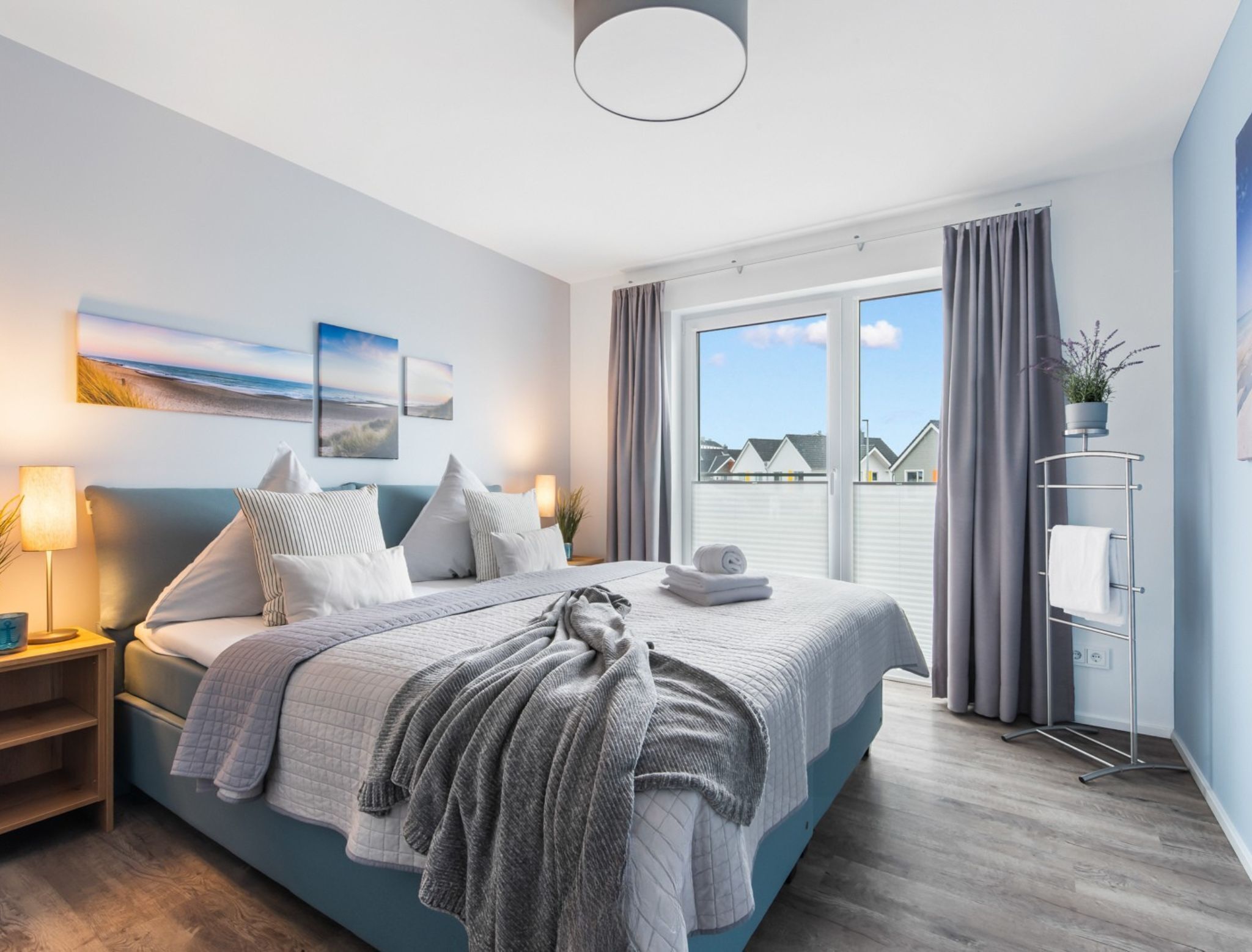 Iron/ironing board, travel cot, free WiFi