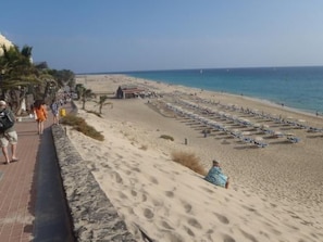 Beach - Schöne Wohnung mit Sonnenterrasse und Meerblick by Interhome (Morro Jable)