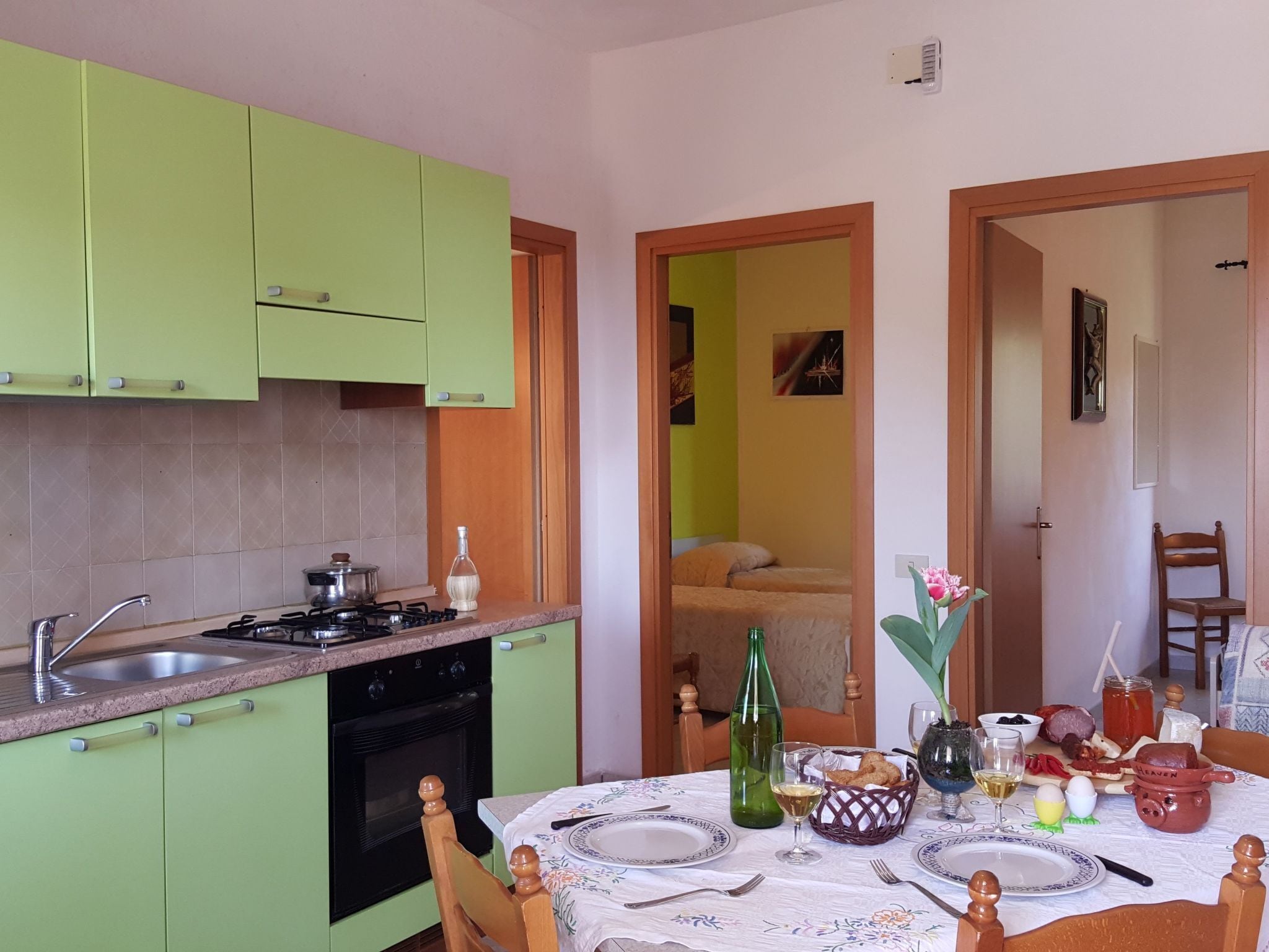Fridge, oven, cookware/dishes/utensils