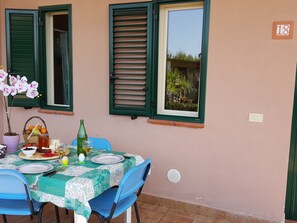 Outdoor dining - Wohnheim Heaven 51R by Interhome (Capo Vaticano)